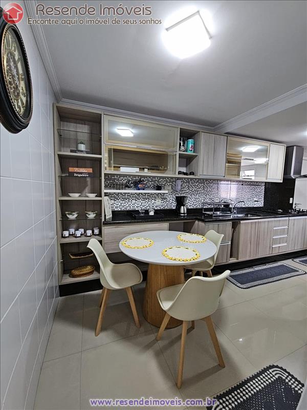 Apartamento a Venda no Comercial em Resende RJ