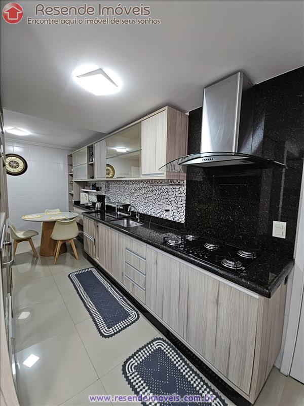 Apartamento a Venda no Comercial em Resende RJ