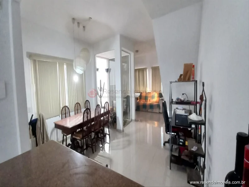 Foto 8 de 13 - Casa para aluguel em Vila Adelaide