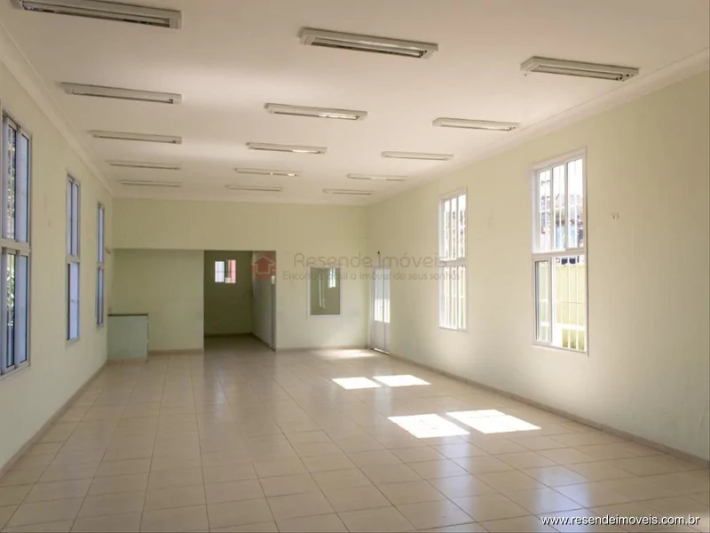 Foto 1 de 11 - Salão para aluguel em Vicentino