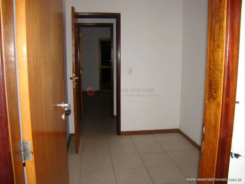 Foto 2 de 40 - Apartamento para venda em Centro