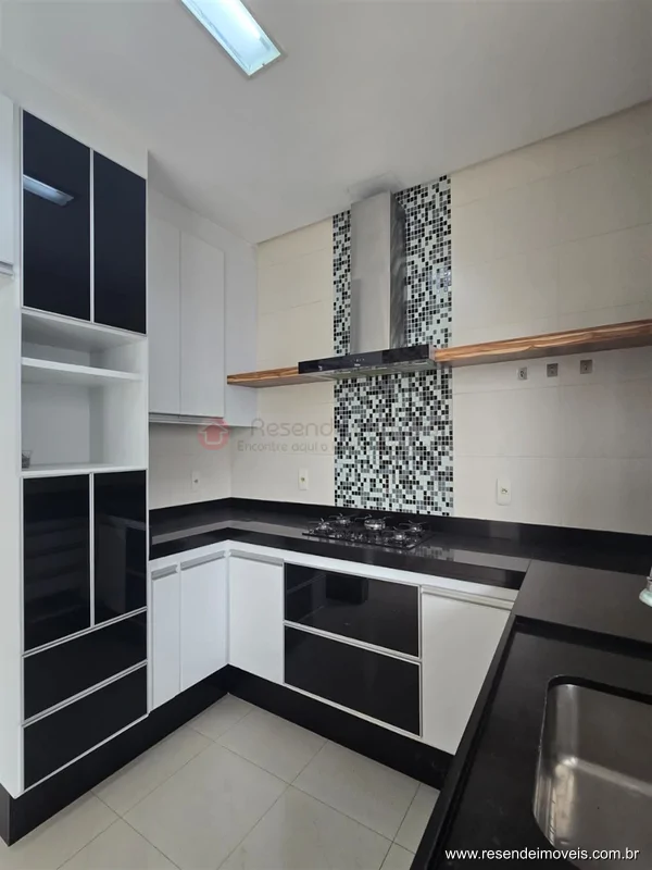 Foto 2 de 40 - Casa em condomínio para venda e aluguel em Morada da Colina