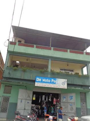 Casa comercial para venda em Alambari