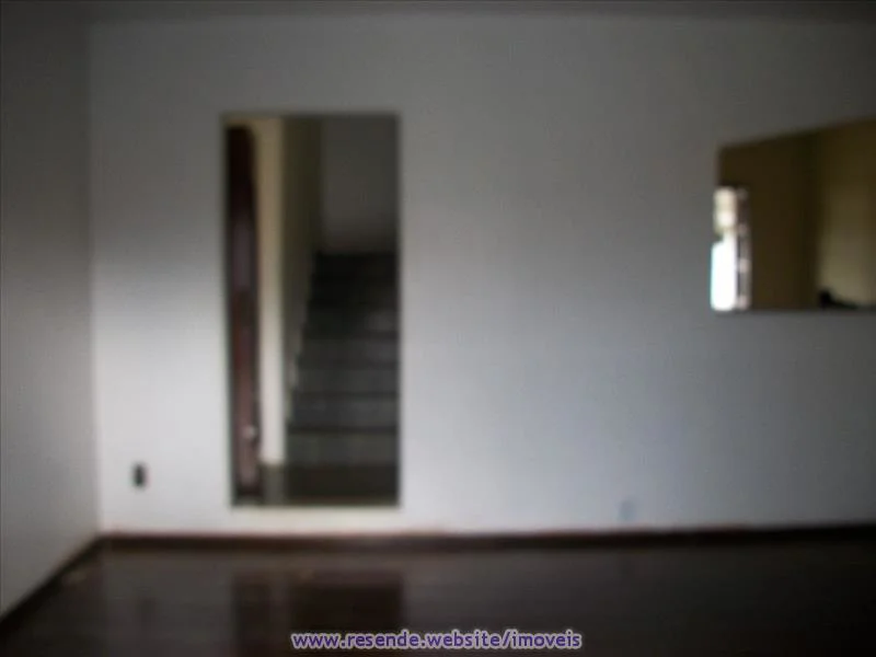 Foto 1 de 13 - Casa para aluguel em Jardim Brasília II