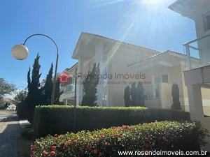 Casa em condomínio à venda em Jardim Brasília