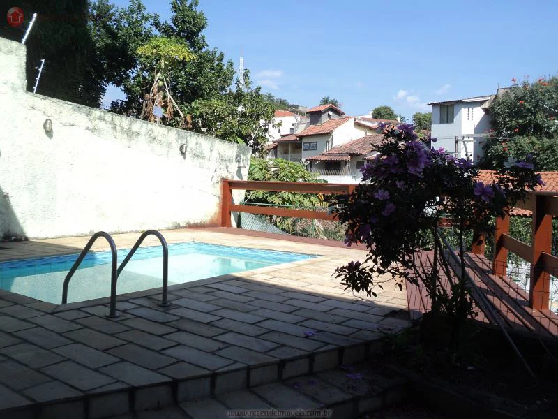 Foto 1 de 6 - Casa para aluguel em Vila Adelaide