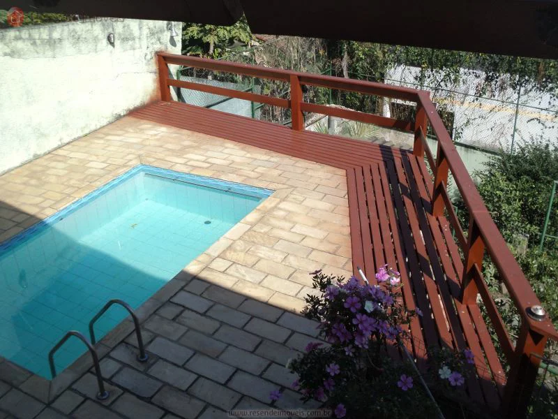 Foto 4 de 6 - Casa para aluguel em Vila Adelaide