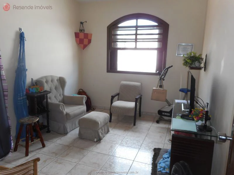 Foto 10 de 21 - Casa para aluguel em Jardim Tropical