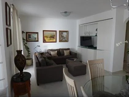 Casa em condomínio para venda em Morada da Colina