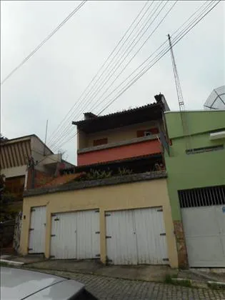 Casa para venda e aluguel em Centro