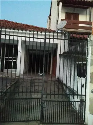 Casa para aluguel em Jardim Tropical