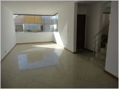 Casa em condomínio para aluguel em Parque Ipiranga