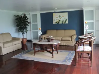 Apartamento para aluguel em Comercial