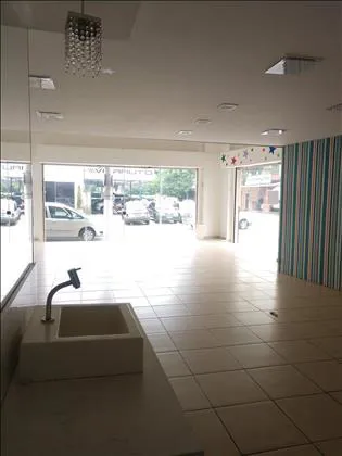 Loja para aluguel em Comercial