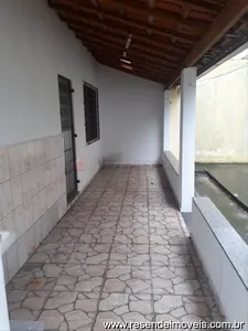 Casa para venda e aluguel em Centro