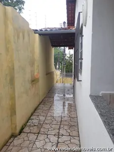 Casa para venda e aluguel em Centro