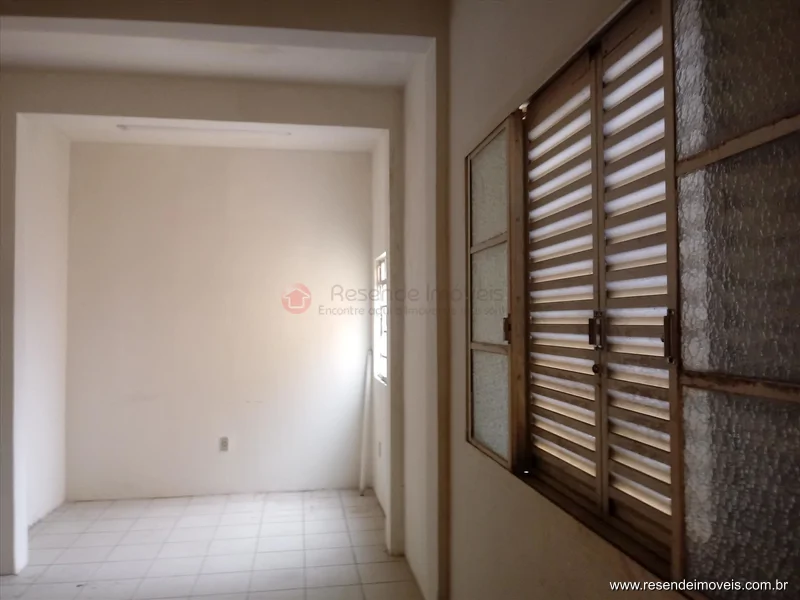 Foto 9 de 19 - Casa para venda em Jardim Tropical