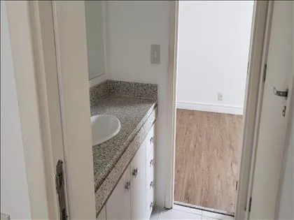 Apartamento para aluguel em Comercial