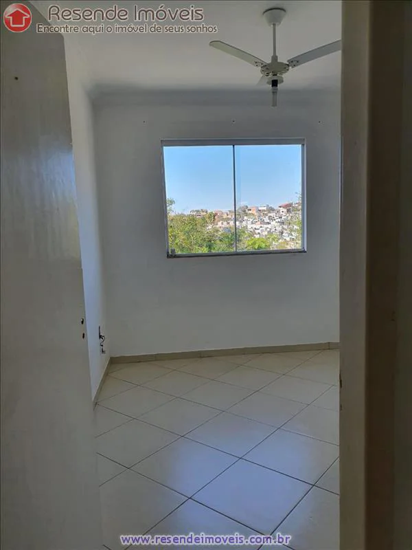 Foto 1 de 15 - Casa para aluguel em Vila Adelaide