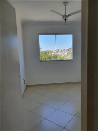 Casa para aluguel em Vila Adelaide