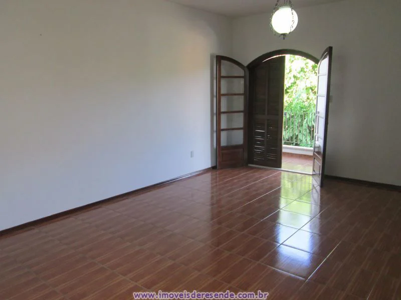 Foto 1 de 16 - Casa para aluguel em Montese