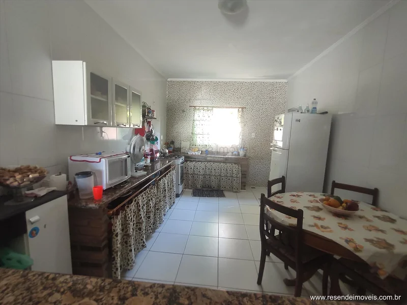 Foto 2 de 24 - Casa em condomínio para venda em Casa da Lua