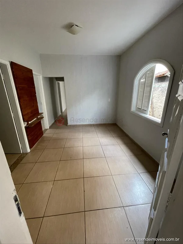 Foto 5 de 9 - Casa para aluguel em Vila Santa Cecília