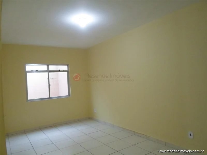 Foto 2 de 11 - Casa para aluguel em Jardim Tropical