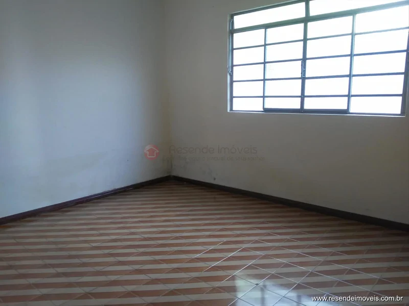 Foto 2 de 15 - Casa para venda e aluguel em Lava-pés