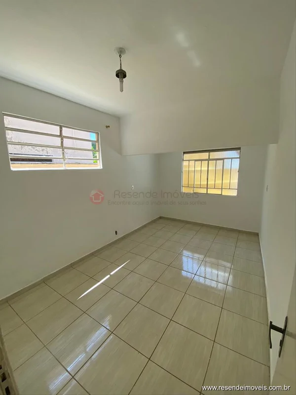 Foto 2 de 9 - Casa para aluguel em Vila Santa Cecília