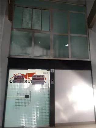 Sala Comercial para venda e aluguel em Vila Julieta - Imobiliária Roberta Imóveis