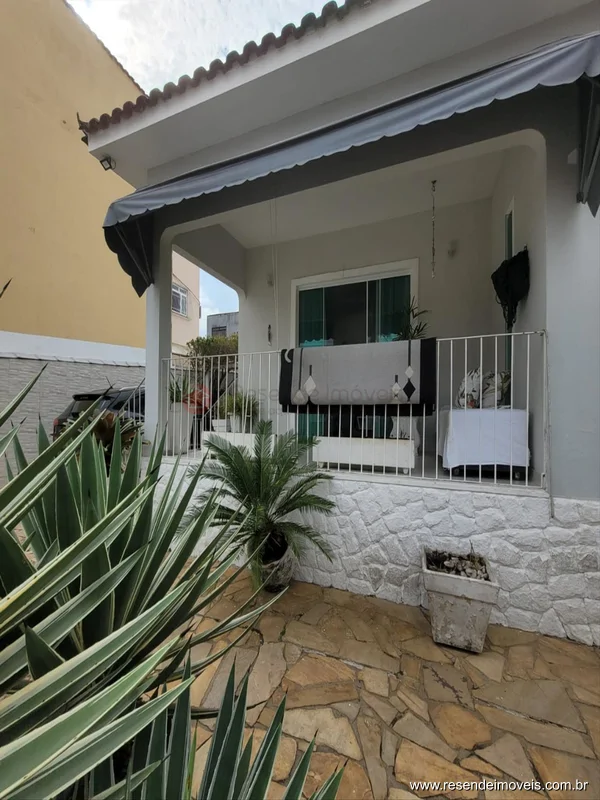 Foto 2 de 36 - Casa para venda em Montese