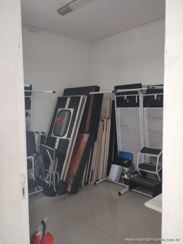 Foto 2 de 42 - Casa comercial para venda em Cidade Alegria