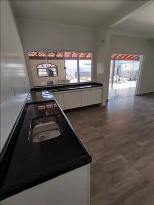 Casa para venda em Parque Ipiranga - Imobiliária Betty Imobiliária