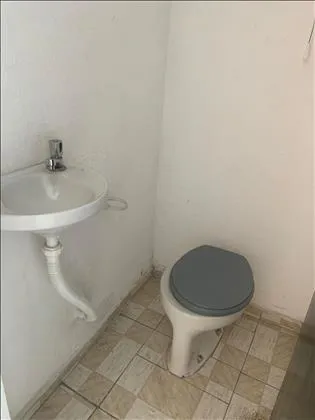 Loja para aluguel em Cidade Alegria - Imobiliária Roberta Imóveis