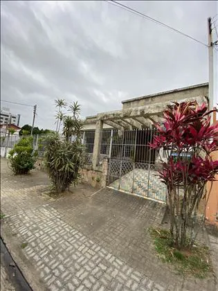 Casa para venda e aluguel em Vila Julieta