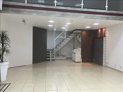 Loja para aluguel em Comercial