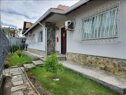 Casa para venda em Jardim Tropical