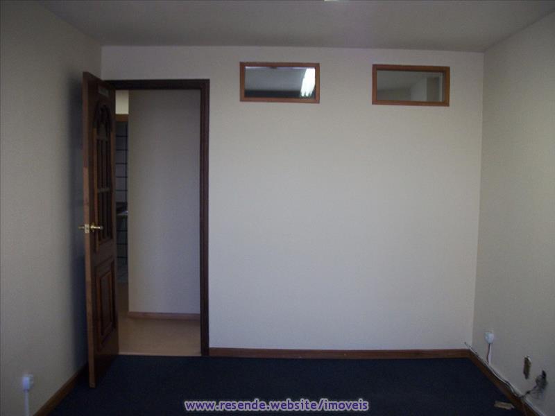 Sala Comercial para Alugar no Jardim Tropical em Resende RJ